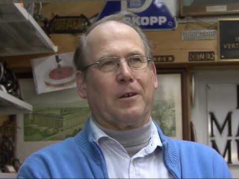 Video: Naaimachine Museum Herman van Wezel